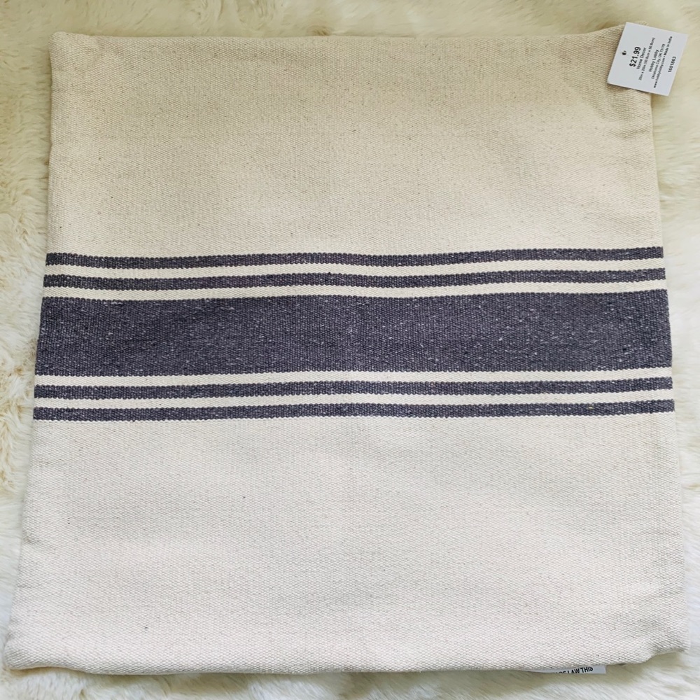 🔥🔥 BRAND NEW Pillow cover 20x20